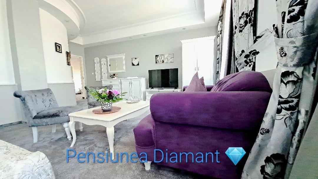 Pensiunea Diamant Ghimbav ภายนอก รูปภาพ