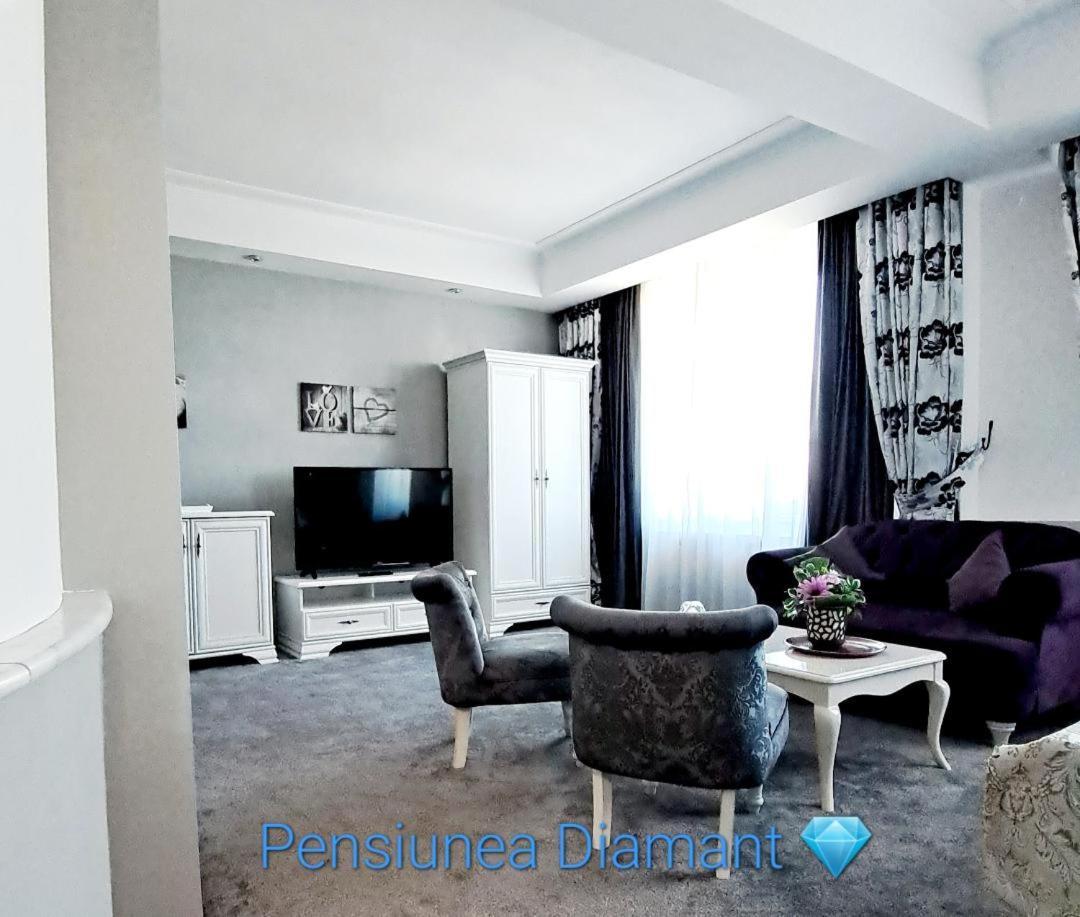 Pensiunea Diamant Ghimbav ภายนอก รูปภาพ