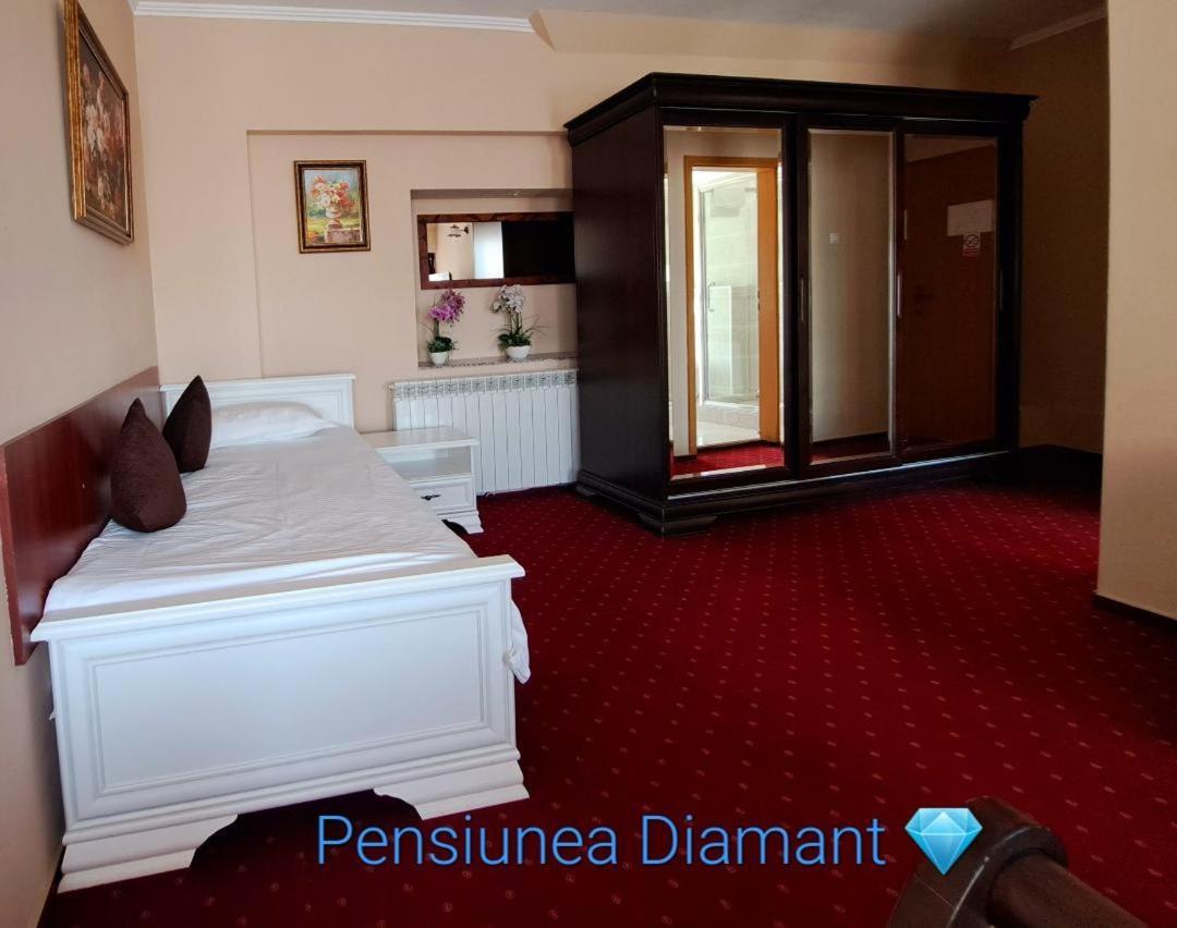 Pensiunea Diamant Ghimbav ภายนอก รูปภาพ