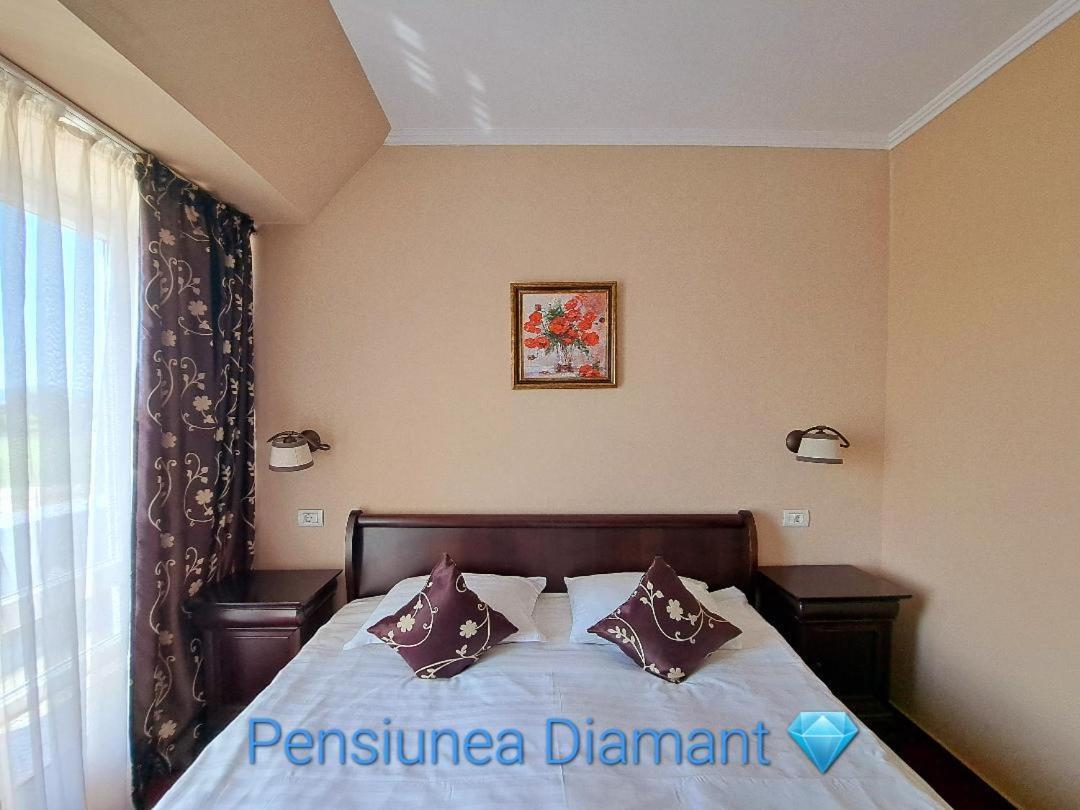 Pensiunea Diamant Ghimbav ภายนอก รูปภาพ
