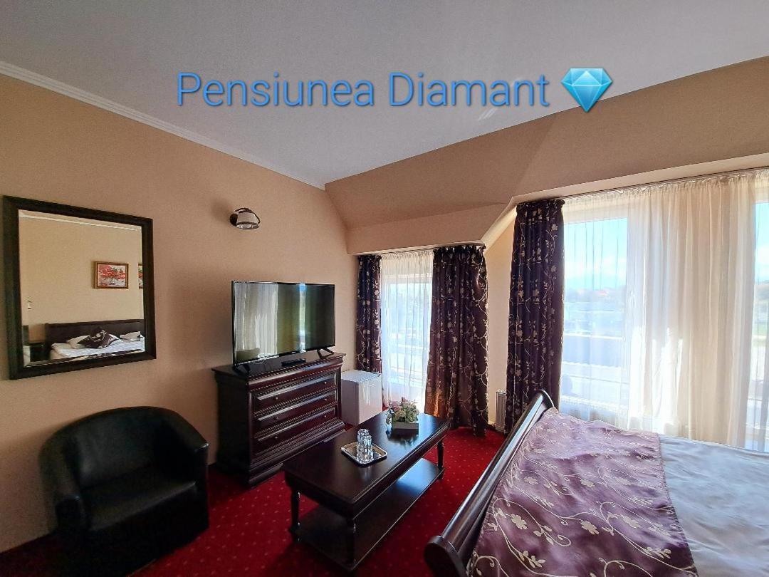 Pensiunea Diamant Ghimbav ภายนอก รูปภาพ