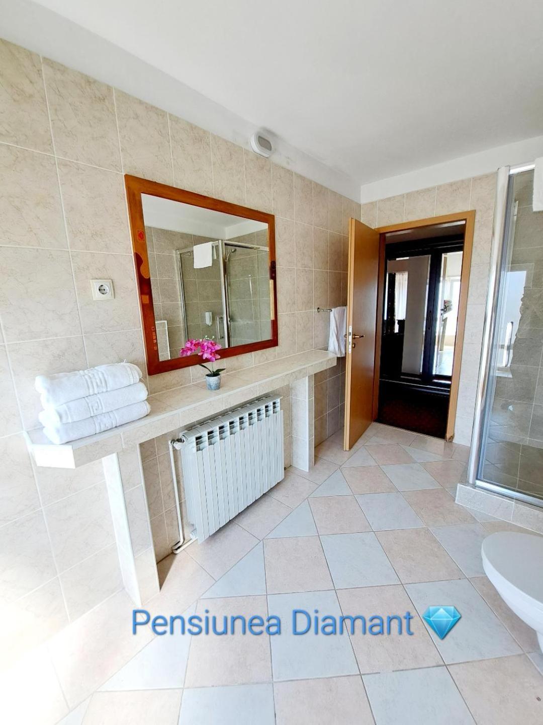 Pensiunea Diamant Ghimbav ภายนอก รูปภาพ